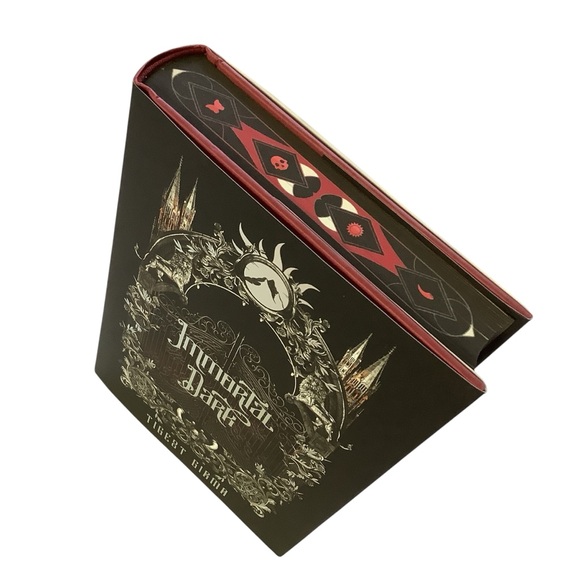 Signed Immortal Dark Tigest Girma with Page Overlays Owlcrate New - Picture 6 of 8